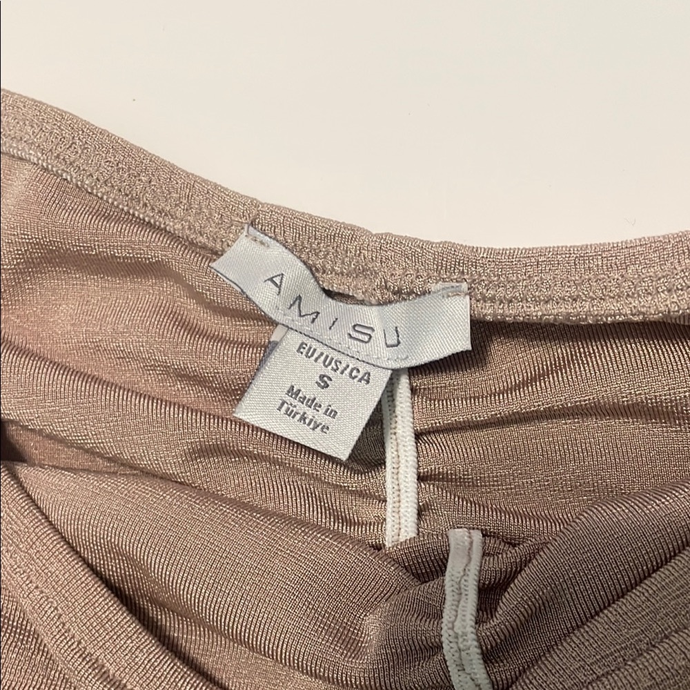 Elegant Ruched Off-Shoulder Top - Picture 2 of 4